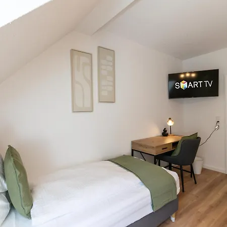 Livesto Easycrew - 3 Modern Tv, Wifi, Kitchen, Parking אסן