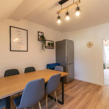 Livesto Easycrew - 3 Modern Tv, Wifi, Kitchen, Parking Έσσεν